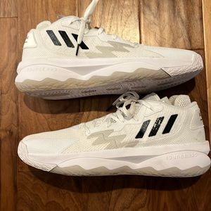 Adidas Dame 8 basketball shoes